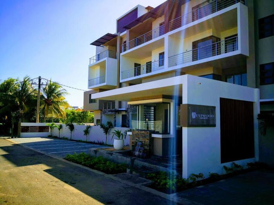 Entire Luxury 3 Bedroom Condo For Rent - Flic-En-Flac - Close To Beach Exteriér fotografie