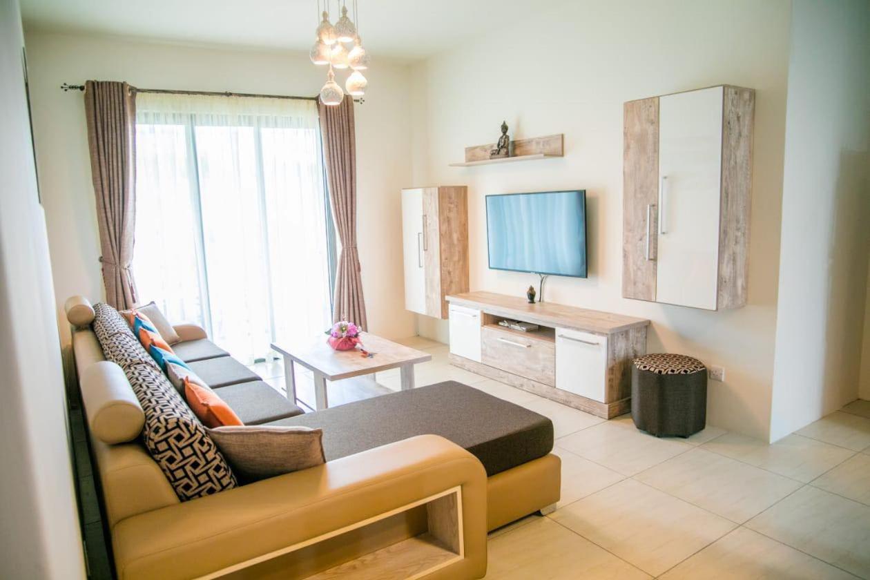 Entire Luxury 3 Bedroom Condo For Rent - Flic-En-Flac - Close To Beach Exteriér fotografie